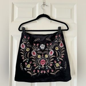 **NWT** Vintage Nasty Gal / Elli White Embroidered Skirt